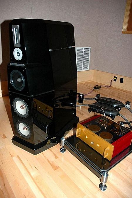 1251280073 102 FT17947 Audio Room 03